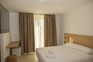 hostal portofino portosin17